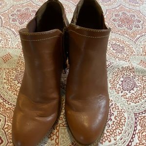 Euro soft 7.5 Brown Leather Ankle Boots